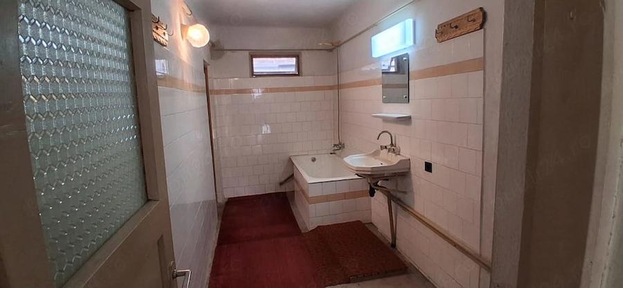 Casă cu 1 camere cu Teren 910 Mp în Central