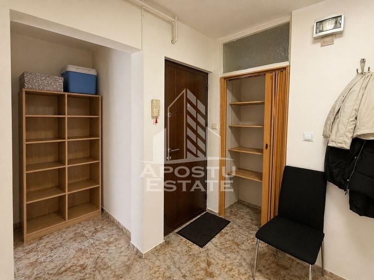 Apartament cu 3 camere decomandat în Complex Studențesc