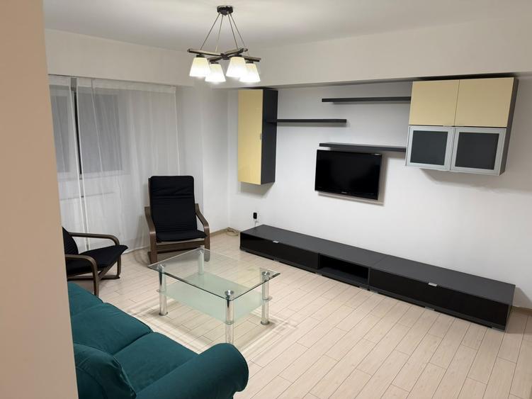 Apartament cu 4 camere decomandat în Obor