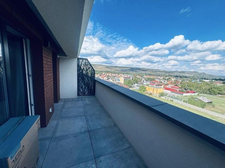 Apartament cu 2 camere semidecomandat în Florești