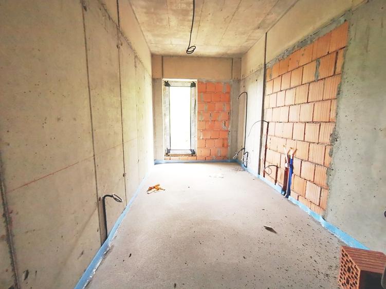 Apartament cu 3 camere decomandat în Străulești