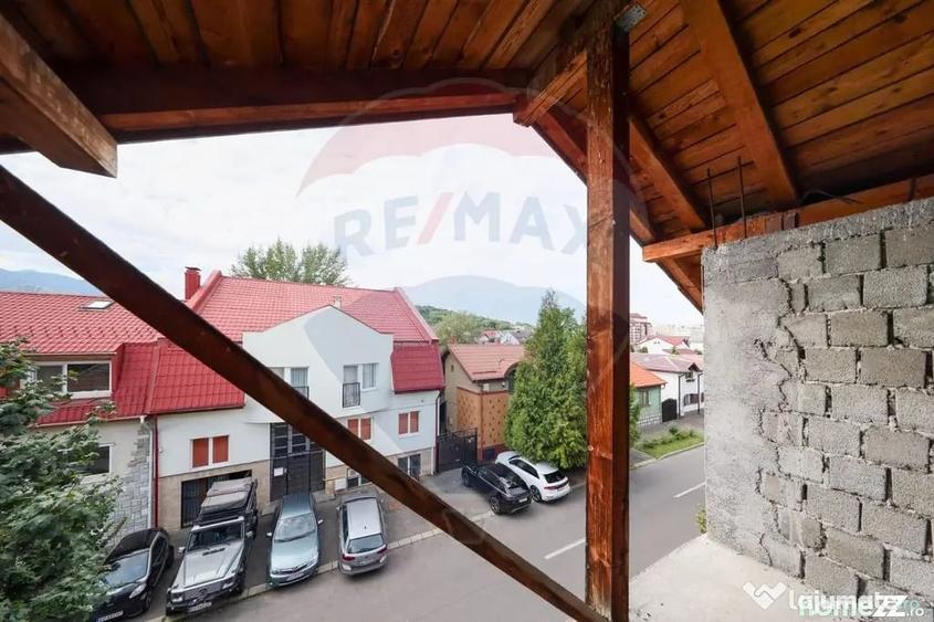 Casă cu 7 camere cu Teren 470 Mp în Gemenii