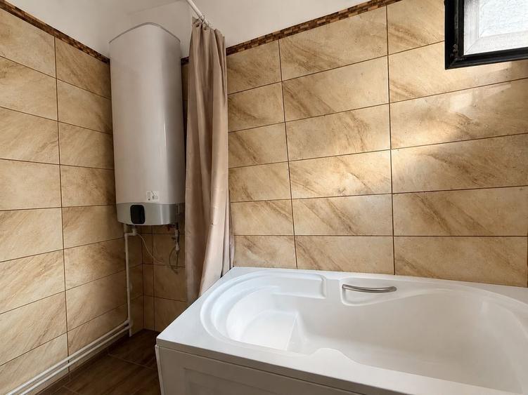 Casă cu 6 camere cu Canalizare în Afumați
