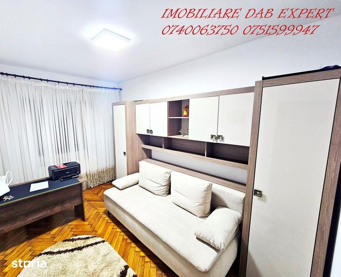 Casa vanzare 5 camere zona CENTRALA - 1