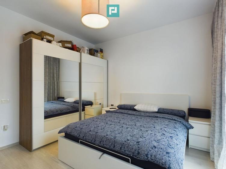 Apartament cu 3 camere semidecomandat, mobilat în Dumbrăvița