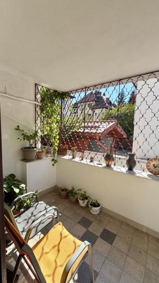 Apartament cu 3 camere semidecomandat în Primăverii
