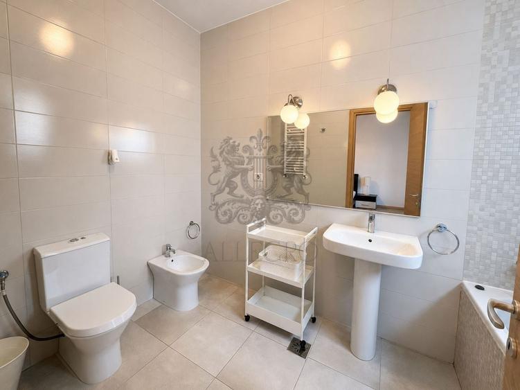 Apartament cu 3 camere decomandat, mobilat în Aviației