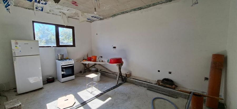 Casă cu 4 camere cu Teren 1000 Mp în Bâldana