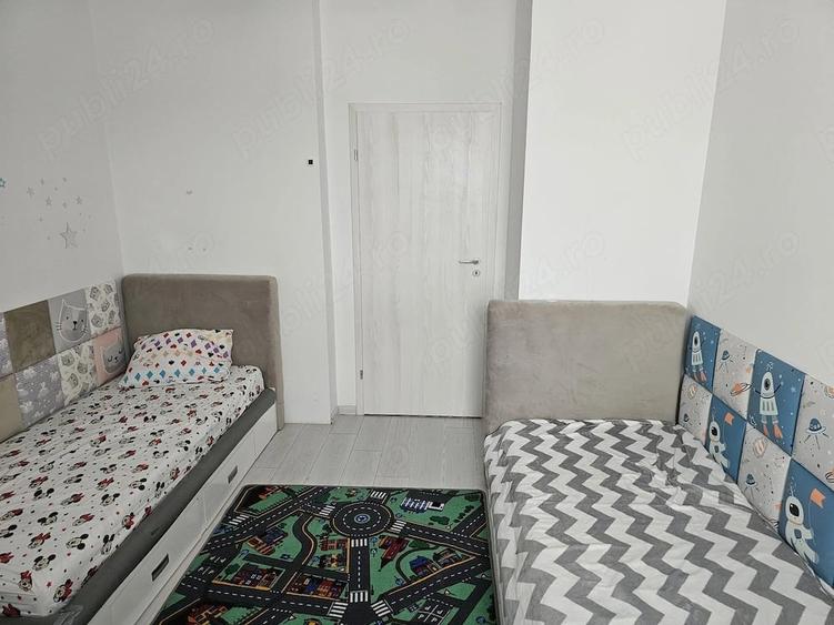 Apartament cu 3 camere decomandat în Exterior Vest