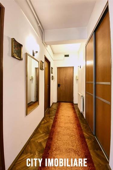 Apartament cu 3 camere decomandat, mobilat în Central