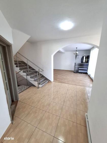 Casă cu 4 camere în Băceni