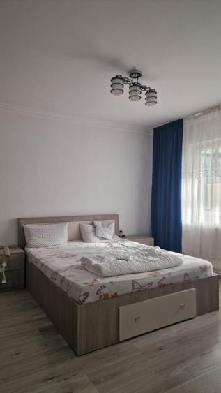 Apartament cu 3 camere decomandat în Est