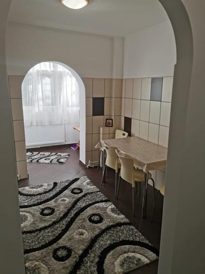 Apartament cu 2 camere decomandat în Nicolina