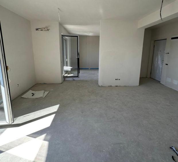 Apartament cu 2 camere decomandat în Între Lacuri