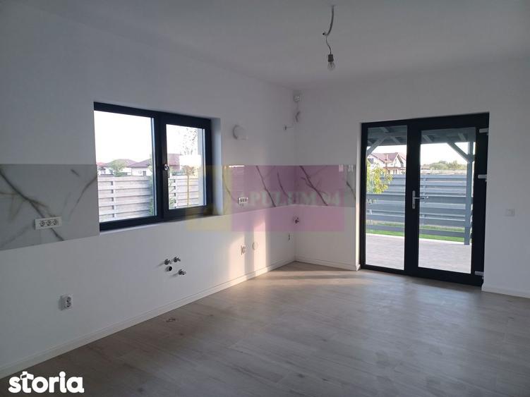 Casă cu 4 camere cu Teren 505 Mp în Săbăreni