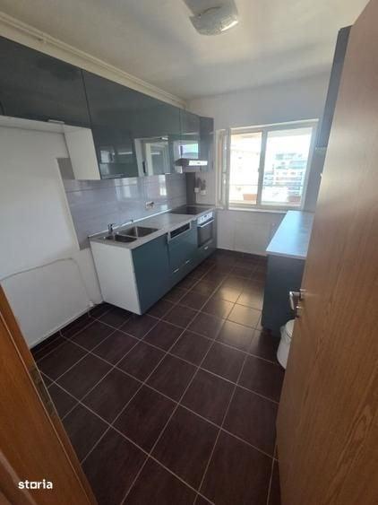 Apartament cu 3 camere în Tei