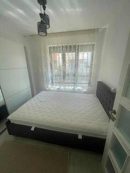 Apartament cu 2 camere semidecomandat în Aeroport