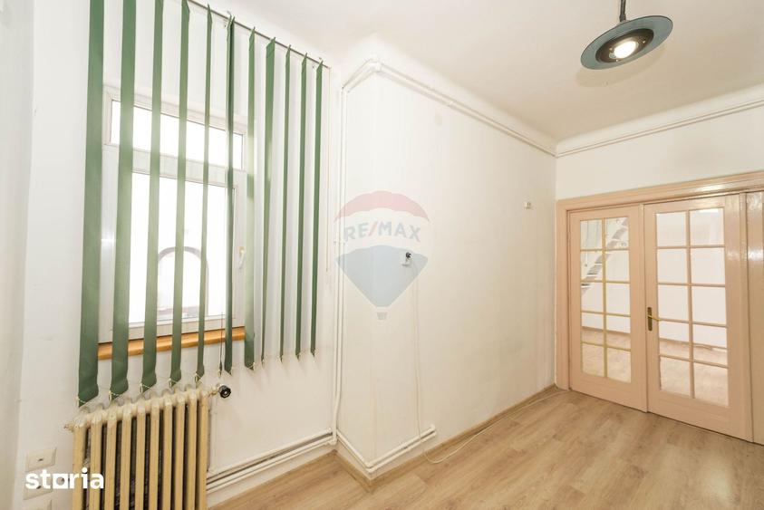 Apartament cu 3 camere în Vitan