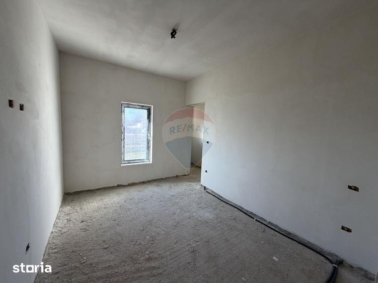 Casă cu 4 camere cu Teren 470 Mp în Câmpineanca