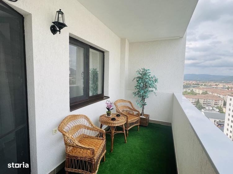 Apartament cu 3 camere decomandat în Exterior Vest