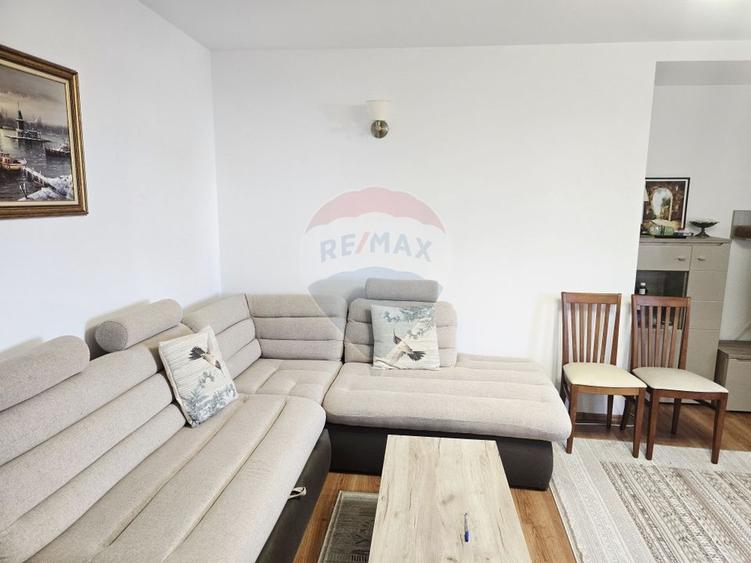 Apartament cu 2 camere decomandat, mobilat în Palazu Mare