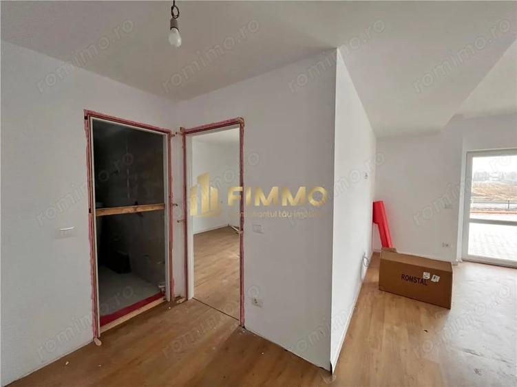 Apartament cu 3 camere decomandat în Ipotești