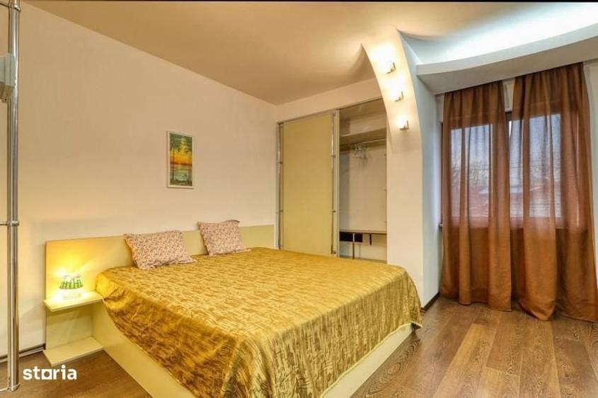 Apartament cu 4 camere decomandat în Victoriei