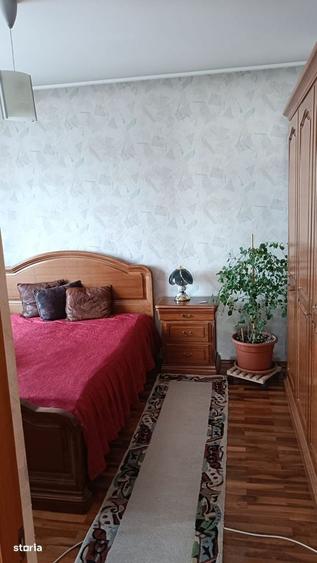Casă cu 4 camere cu Teren 958 Mp în Central