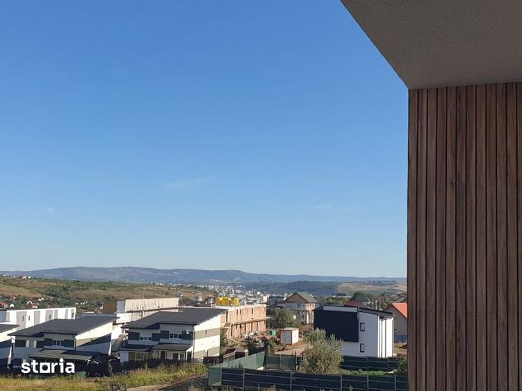 Apartament cu 3 camere decomandat în Rediu