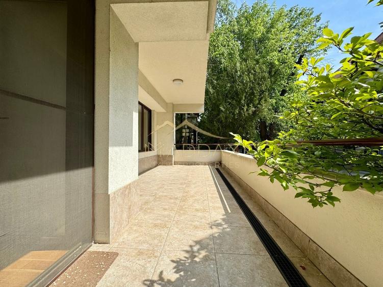 Apartament cu 4 camere circular, mobilat în Capitale