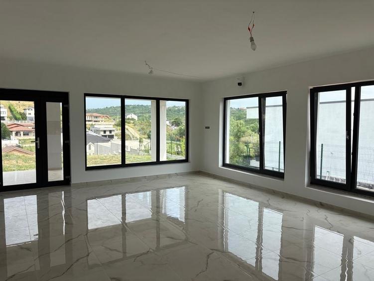 Casa moderna cu vedere panoramica spre lacul si hanul pescarilor | 150 mp construiti | Teren 750 mp | 220.000 negociabil - 6