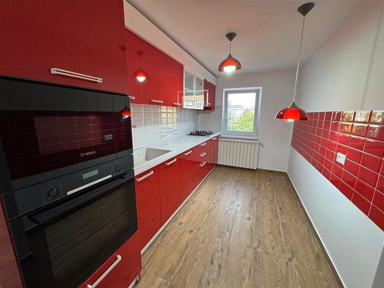 Apartament cu 4 camere decomandat în Brăilei