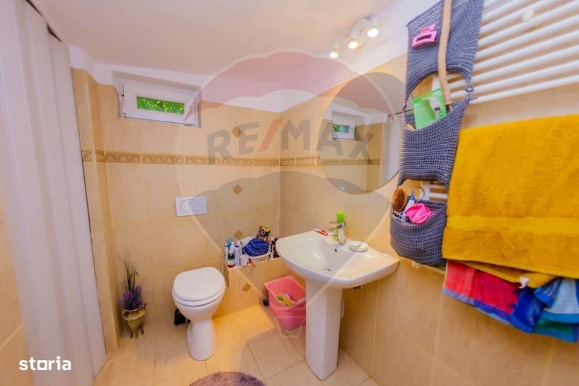 Casă cu 4 camere în Central