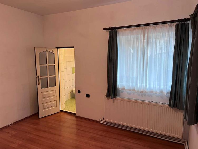 Casă cu 3 camere în Rahova