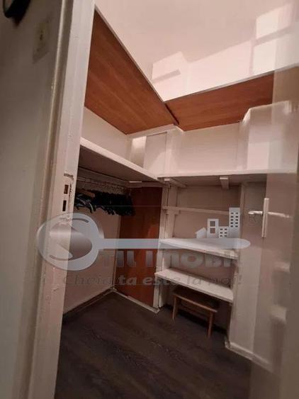 Apartament cu 3 camere semidecomandat în Tătărași