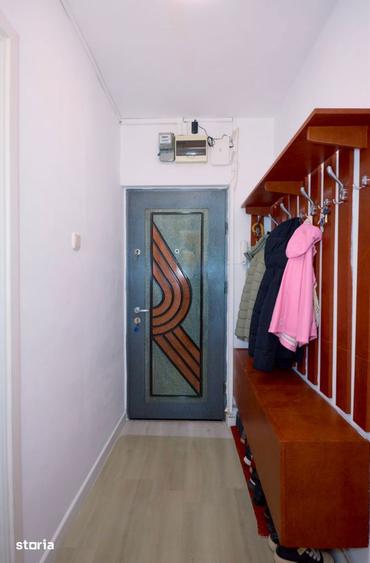 Apartament cu 3 camere decomandat, mobilat în Rahova