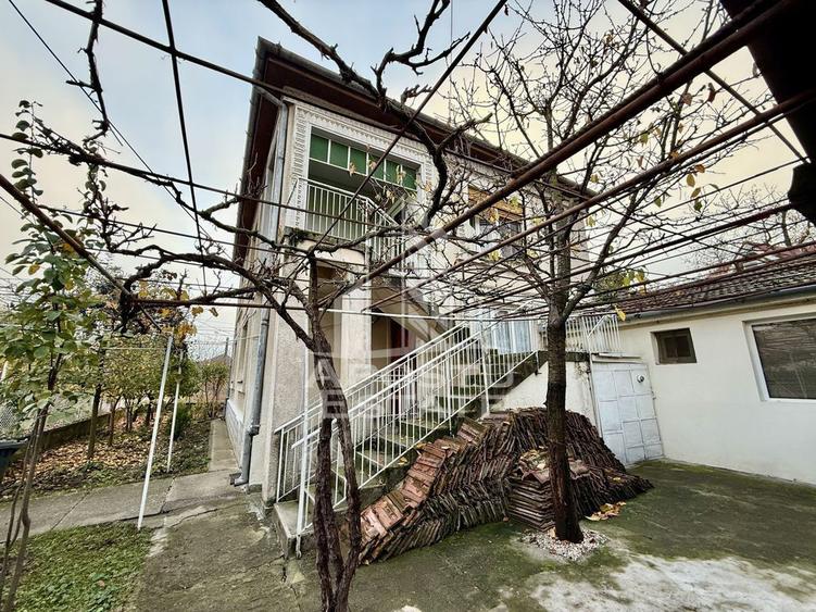Casă cu 5 camere cu Canalizare în Ghirodei