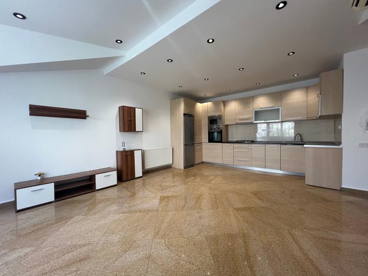 Apartament cu 3 camere decomandat, mobilat în Rahova