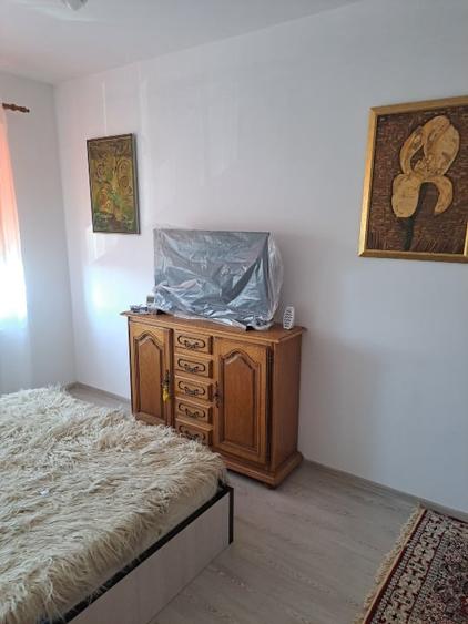 Apartament cu 2 camere decomandat, mobilat în Tractorul