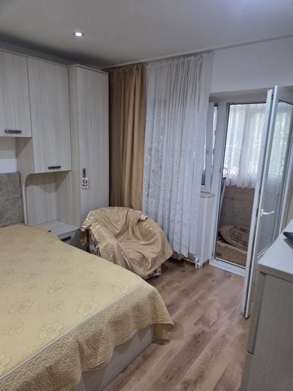 Apartament cu 3 camere decomandat în Dacia