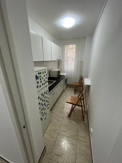 Garsonieră decomandată în Brâncoveanu