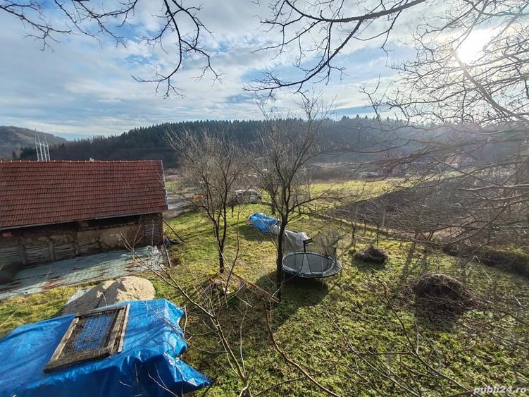 Casă cu 2 camere cu Teren 3600 Mp în Bejan