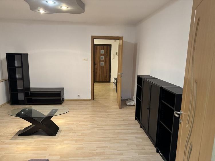 Apartament cu 2 camere semidecomandat în Aradului