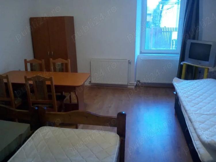 Casă cu 2 camere cu Teren 150 Mp în Central