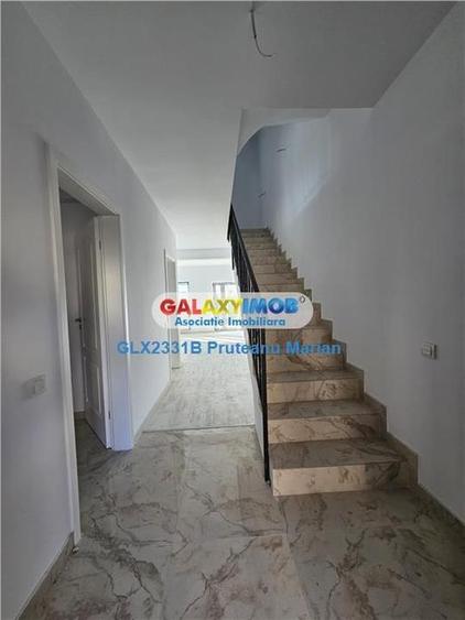 Casă individuală cu 4 camere cu Teren 240 Mp în Central