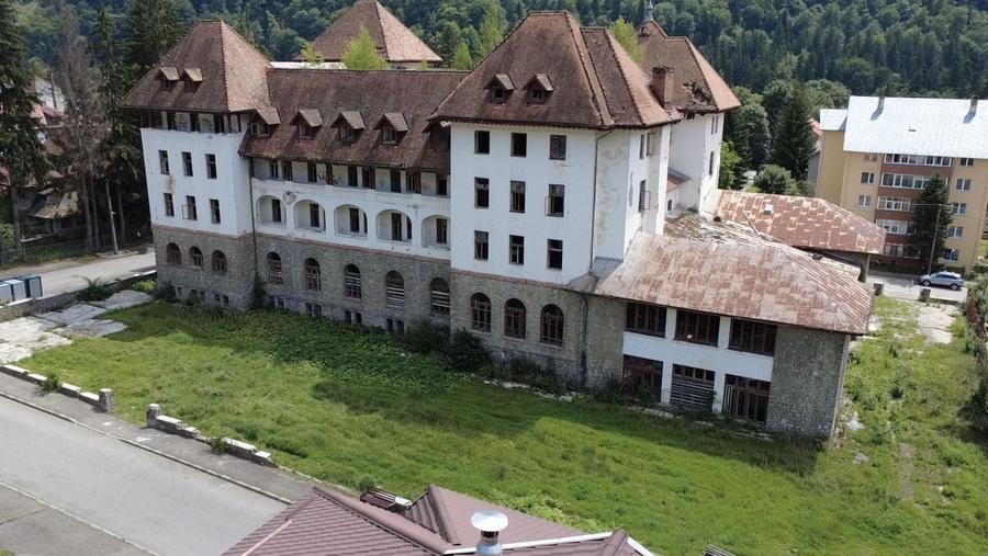 Birou, de 7,700 mp, în Cezar Petrescu