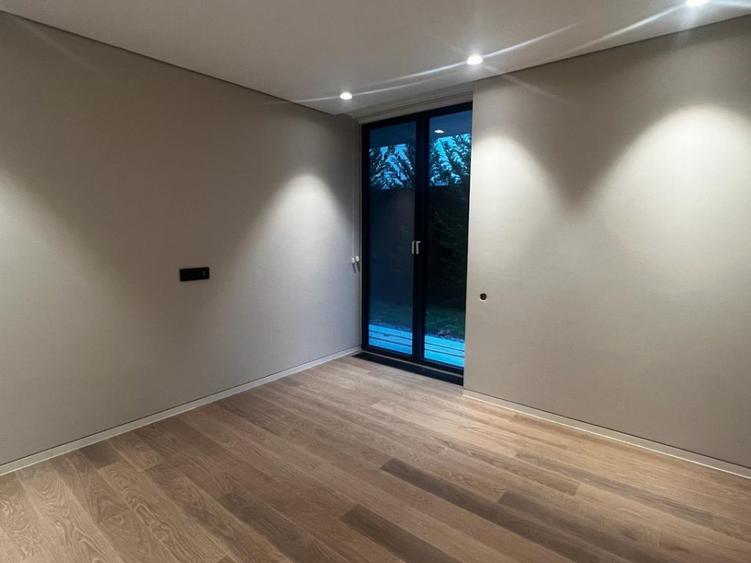 Apartament cu 4 camere decomandat, mobilat în Primăverii