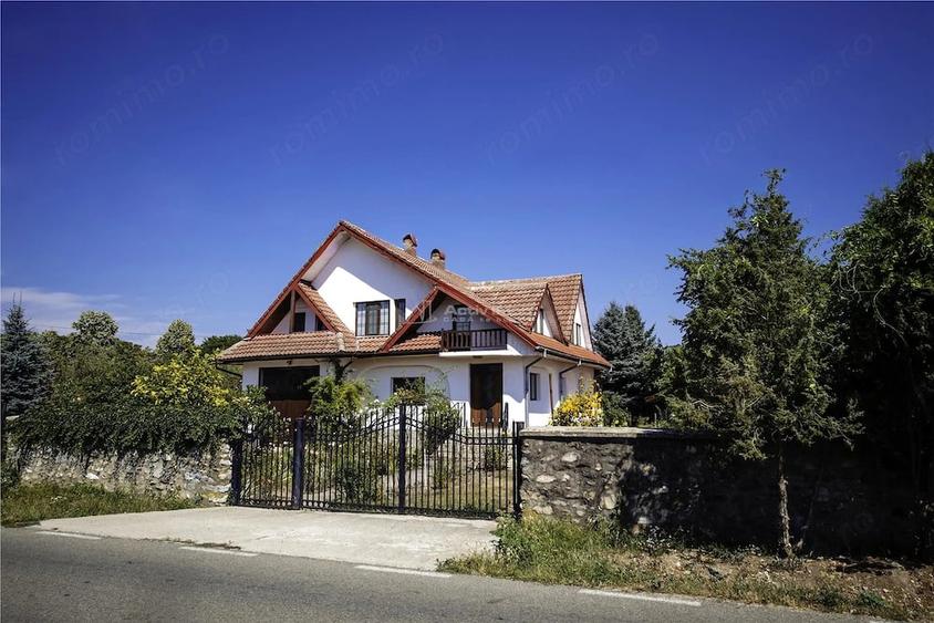 Spațiu comercial, de 579 mp, în Runcu