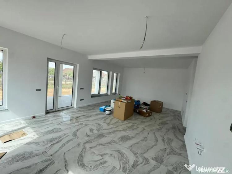 Casă cu 4 camere cu Teren 420 Mp în Săsar