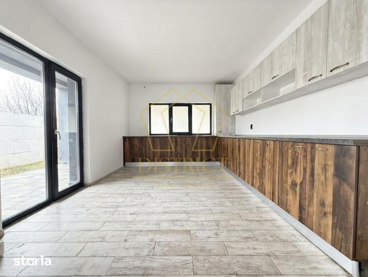 Casă cu 4 camere cu Teren 317 Mp în Ghiroda